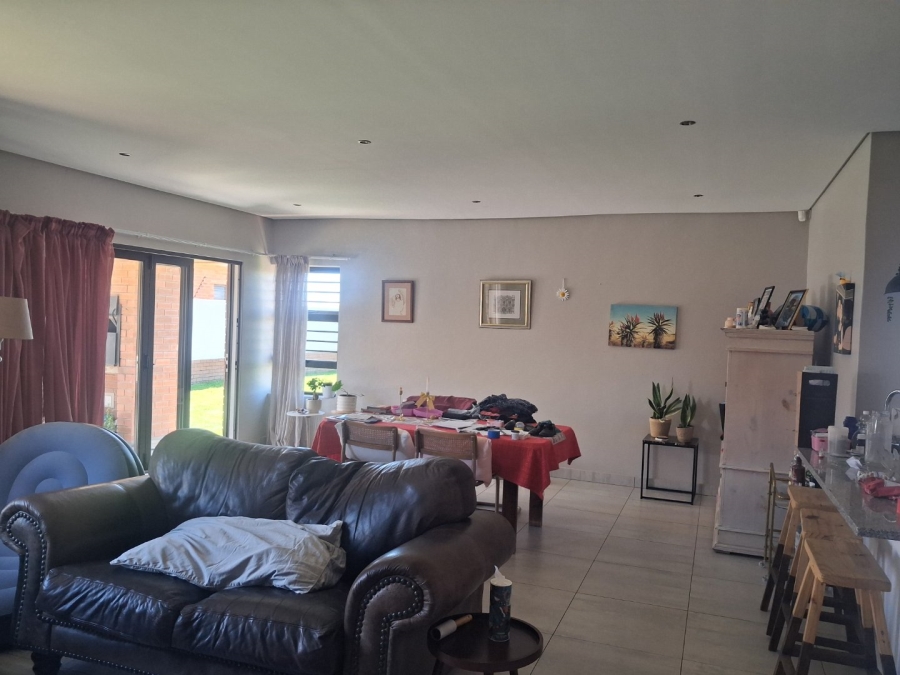 To Let 3 Bedroom Property for Rent in Hillside Free State